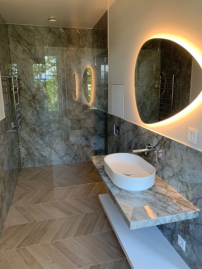 bathroom with tile